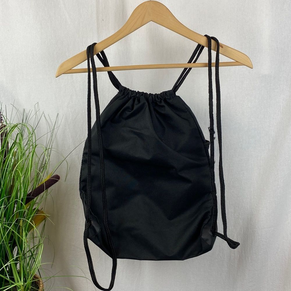 Adidas Black & White Drawstring Backpack Bag - Picture 2 of 4
